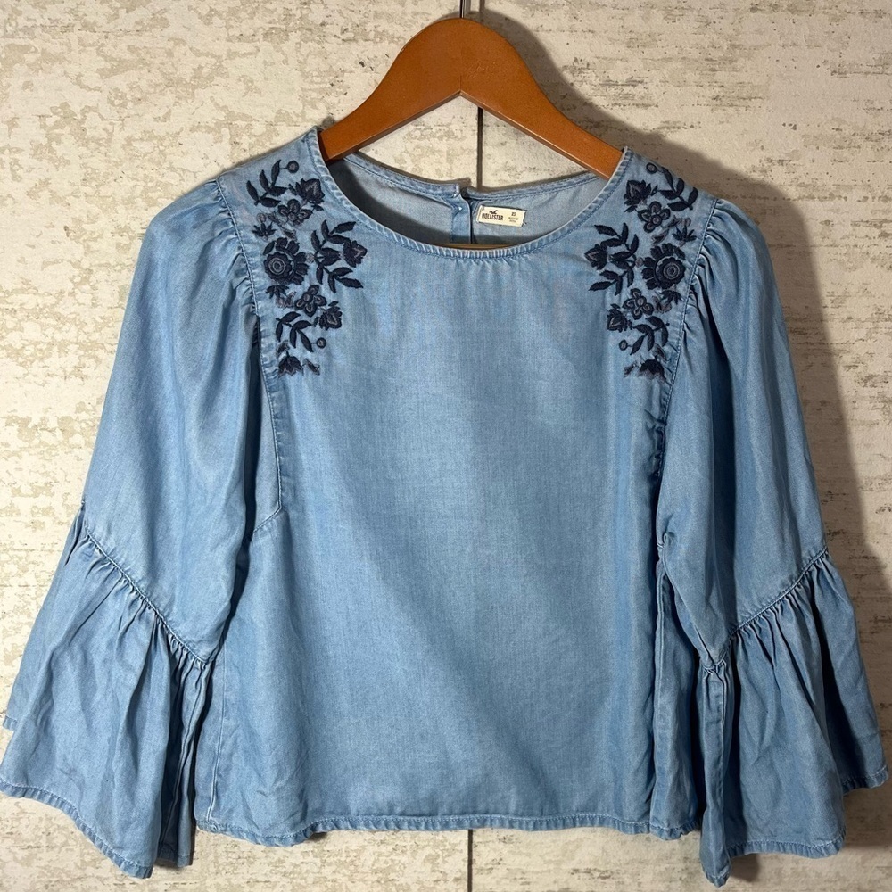 HOLLISTER Chambray Denim Blue Peasant Top Bell Sleeves Size XS
